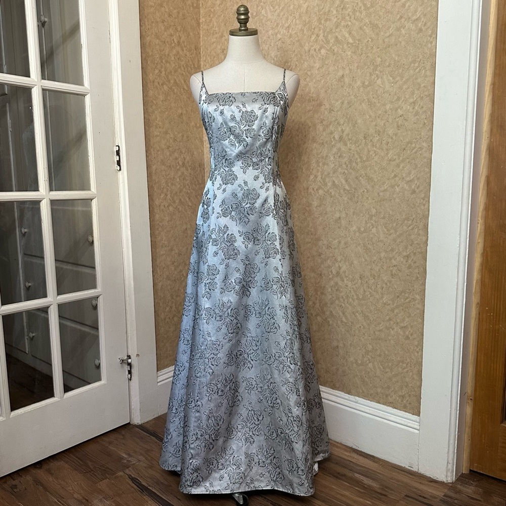 VTG Y2K 90s Square Neck Silver Rose Floral Lace Up Back Formal Prom Dress Gown